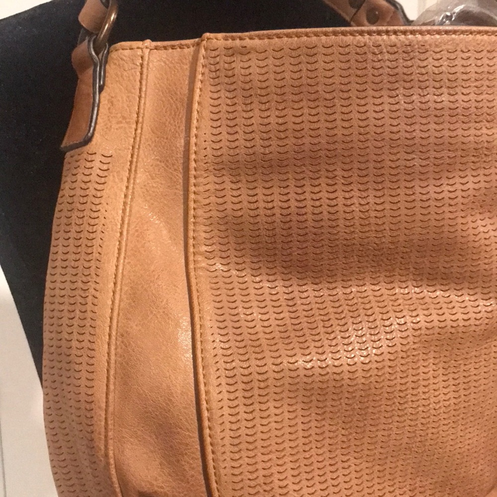 Moda Luxe Hobo CrossbodyHand Bag - Picture 2 of 15
